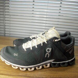 On Cloud Swiss Engineering Women 8 Running Shoes